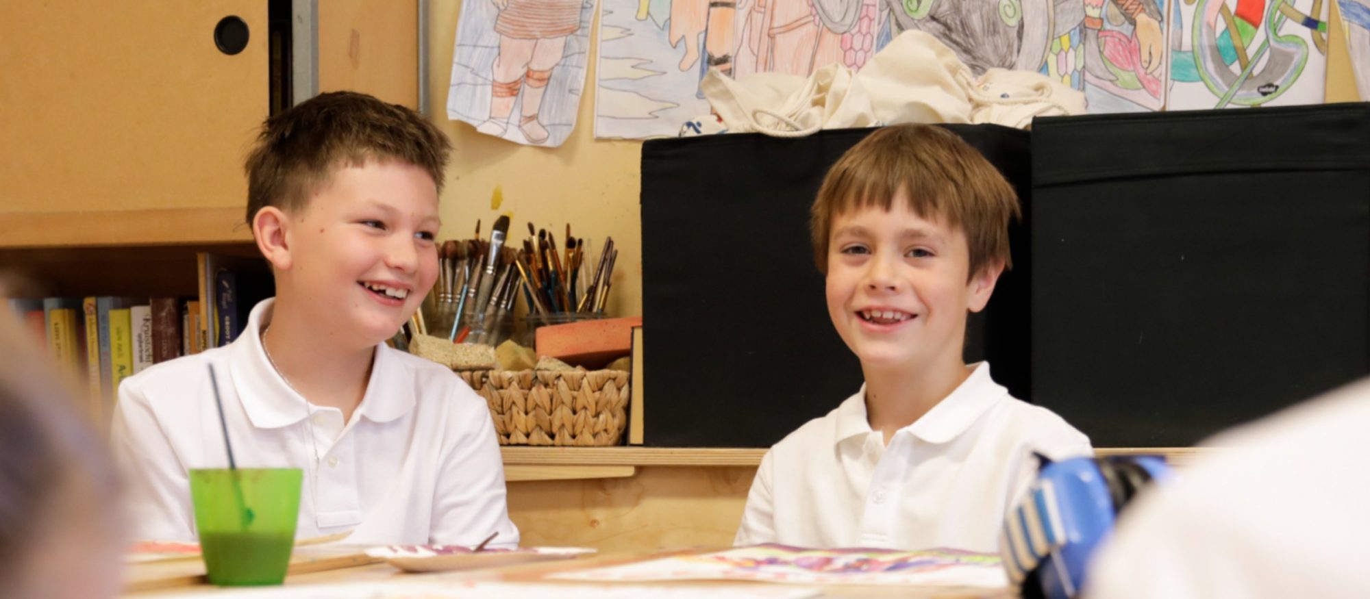 Een leerkracht met haar klas op de Zevenster